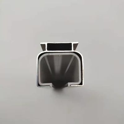 İyi bir fiyat. Gürültüsüz 1.2mm Kalın 28 * 23mm Tekerlekler ile Alüminyum Perde Pisti çevrimiçi